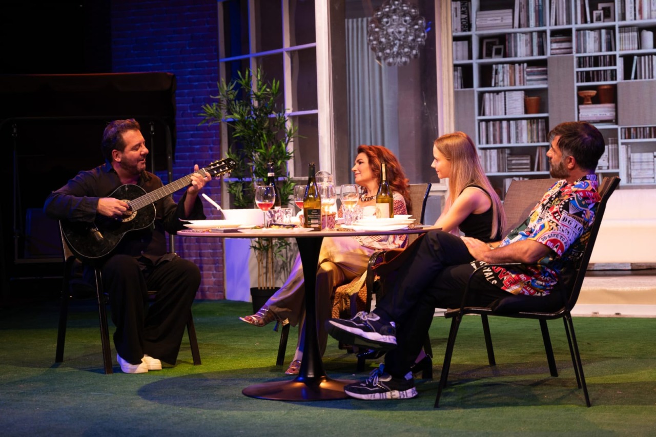 A Mandello debutta la commedia “Cena con sorpresa”