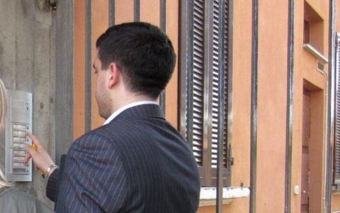 Ballabio: Vendite porta a porta, problemi persistenti