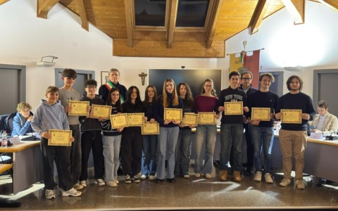 Calolziocorte celebra gli studenti meritevoli con borse di studio