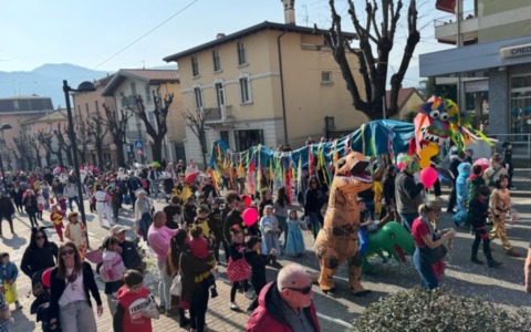 Calolziocorte si prepara al Carnevale: sfilata in programma sabato 21, tema Olimpiadi invernali