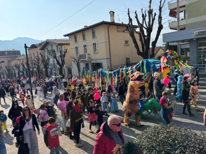 Calolziocorte si prepara al Carnevale: sfilata in programma sabato 21, tema Olimpiadi invernali