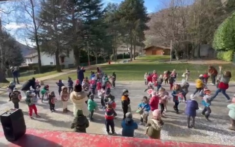 Il Carnevale alla scuola dell’infanzia di Ballabio: un’esperienza coinvolgente