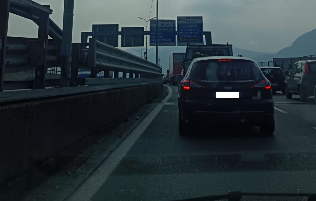 Incidente a Lecco: viabilità compromessa e ponte Vecchio riaperto