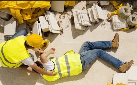 Infortuni sul lavoro a Lecco: lieve calo ma incremento dei decessi