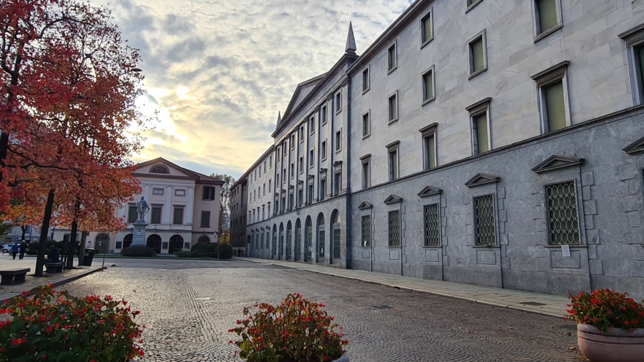 Piazza: “Ex Deutsche Bank: 7 milioni persi, mancanza di parcheggi e molte ombre”