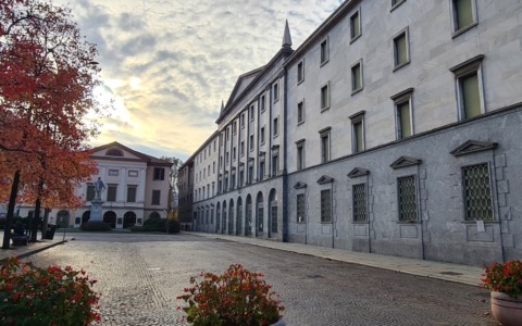 Piazza: “Ex Deutsche Bank: 7 milioni persi, mancanza di parcheggi e molte ombre”