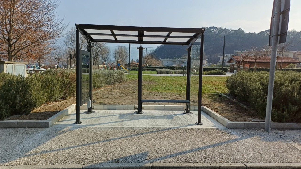 Valmadrera, completata l’installazione delle pensiline per l’autobus a Parè