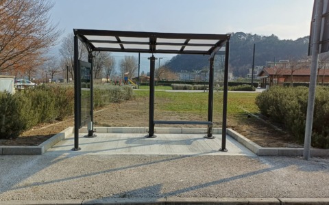 Valmadrera, completata l’installazione delle pensiline per l’autobus a Parè