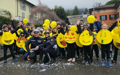 Valmadrera: il gruppo “Tutti per uno” sfida il maltempo durante la sfilata di Carnevale