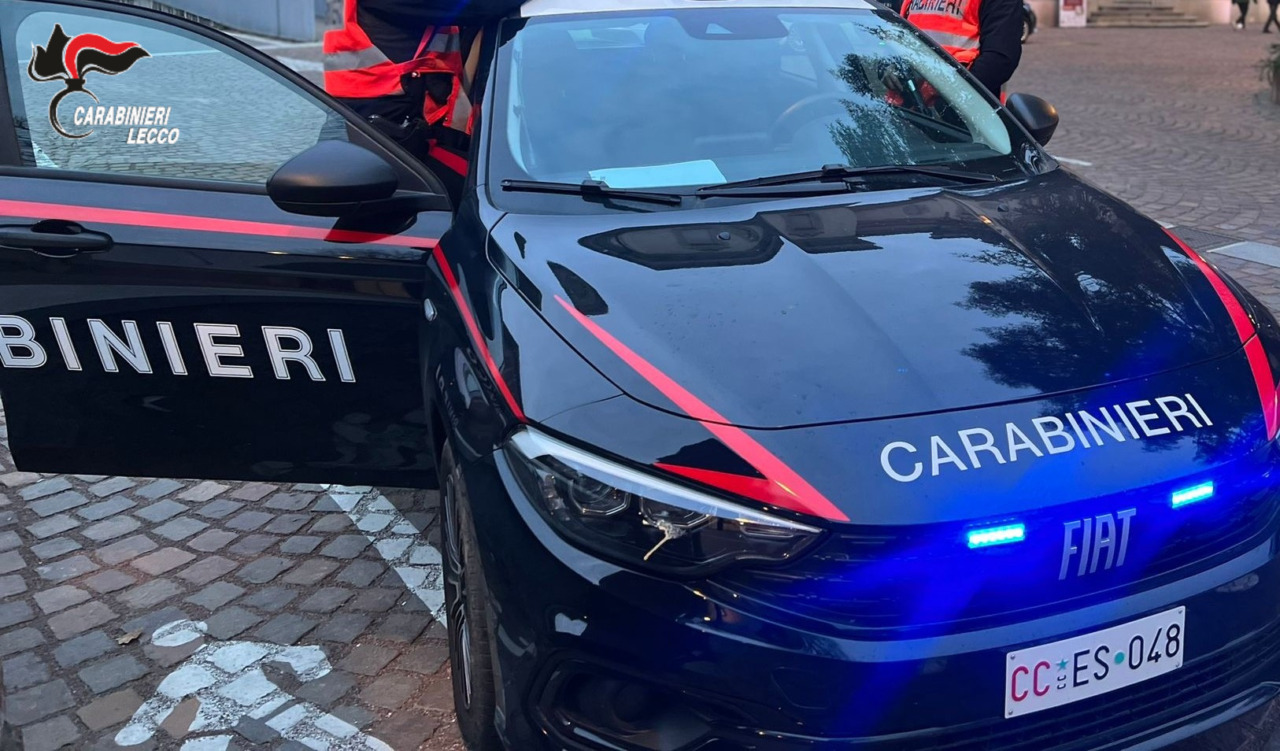 Ballabio: minorenne alla guida dell’auto paterna, un amico con un coltello