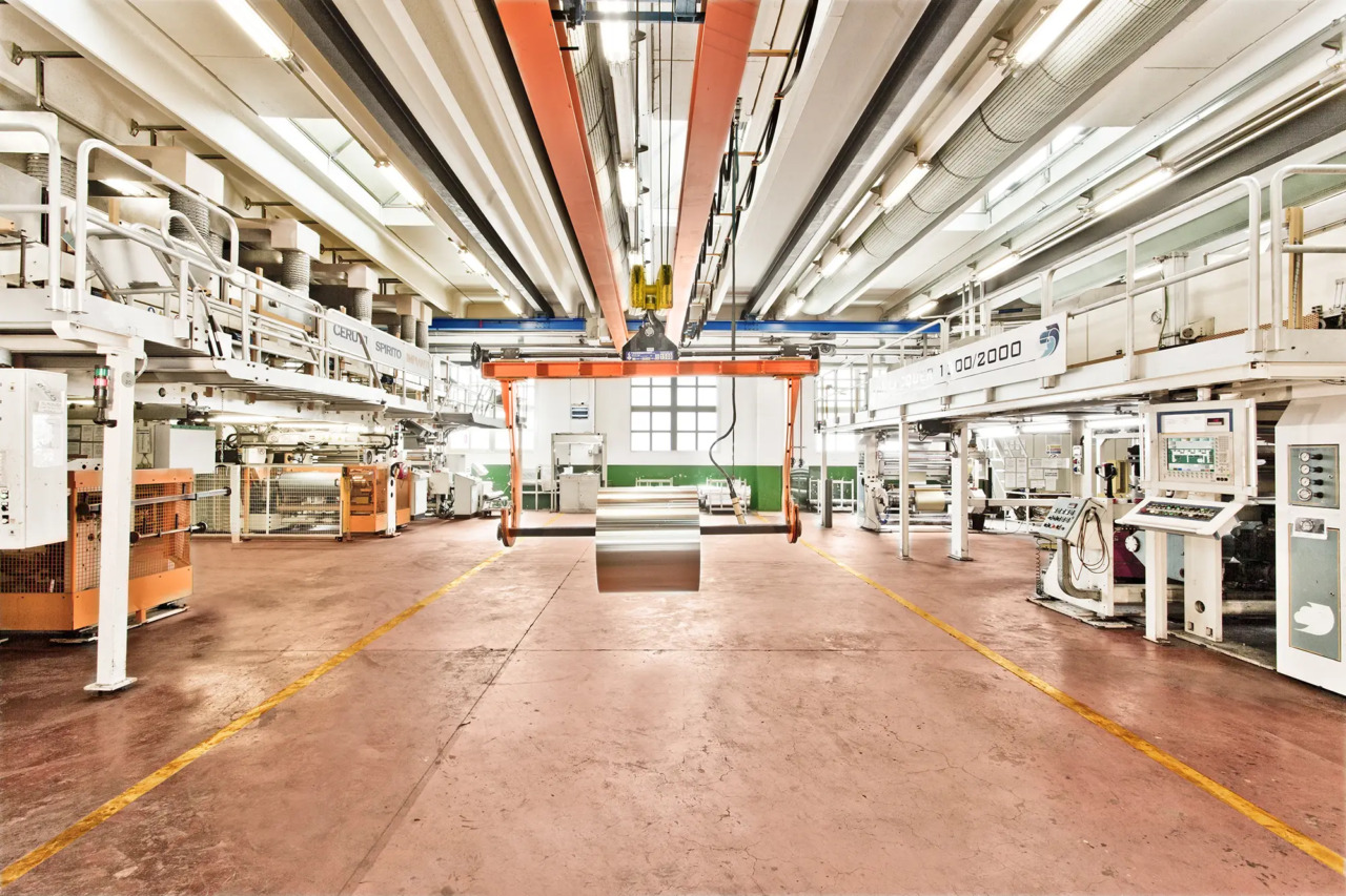 Carcano passa a Luminovo, ma permangono nodi irrisolti: “Nessun piano industriale”