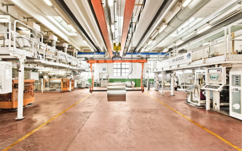 Carcano passa a Luminovo, ma permangono nodi irrisolti: “Nessun piano industriale”