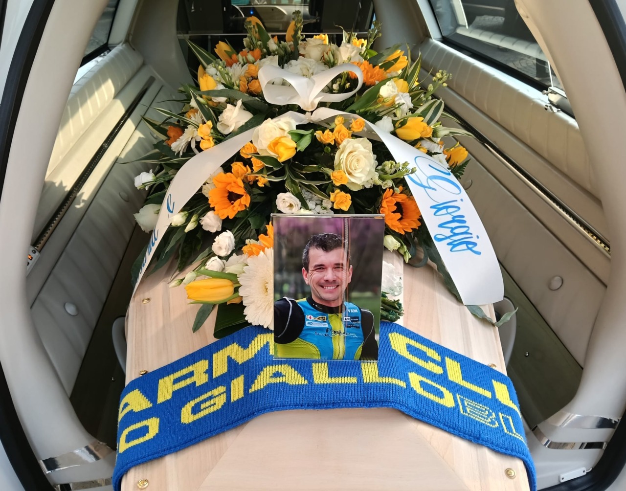 Commovente omaggio ad Antonio Brambilla, “I veri amici non muoiono mai”