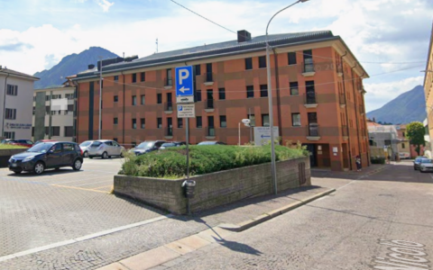 Degrado e sicurezza: una mamma multata a Lecco per paura di un parcheggio