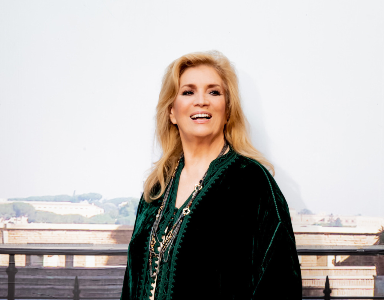 Iva Zanicchi presenta “Quel profumo di brodo caldo” a Lecco