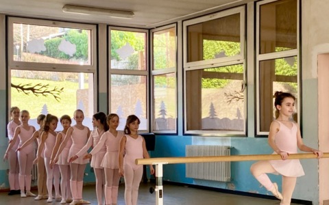 La danza di Introbio brilla a Corte Franca