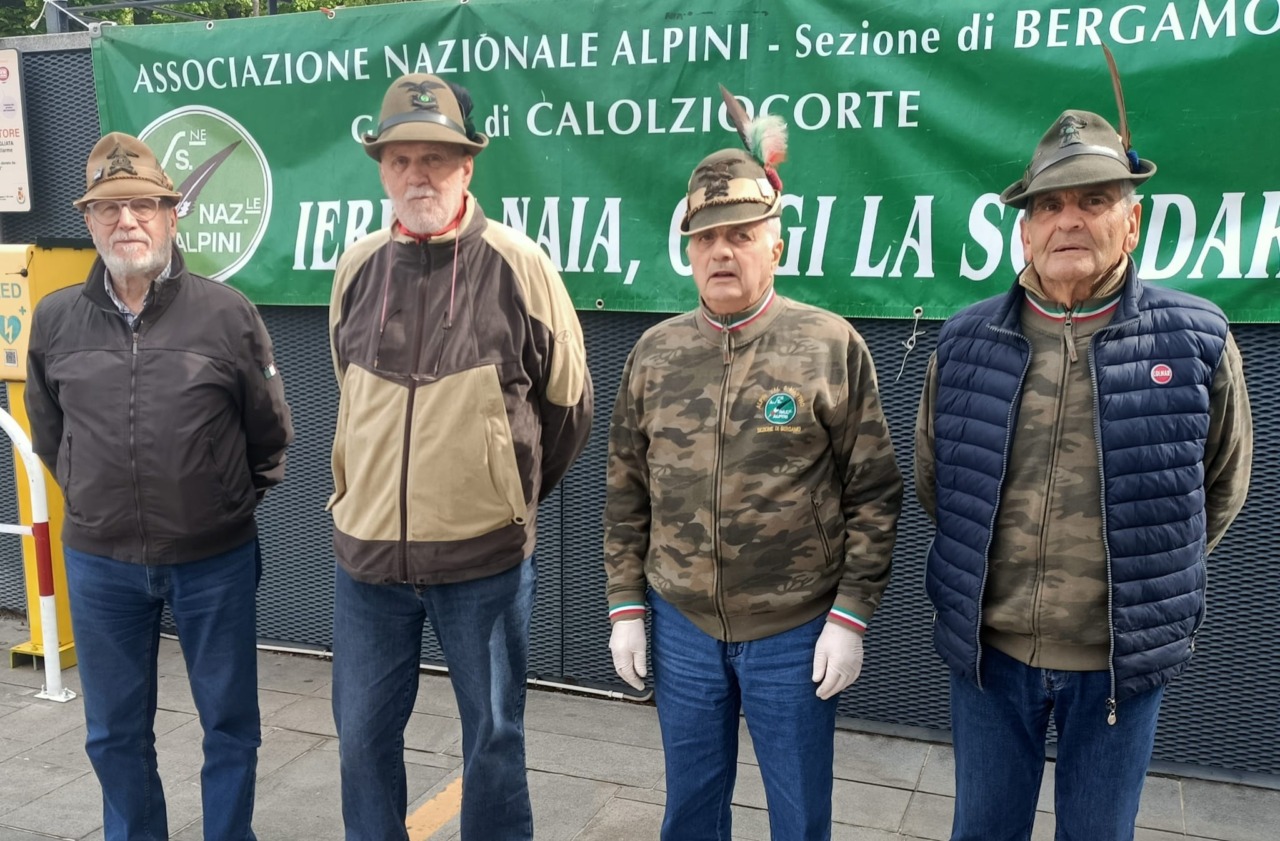Pranzo sociale degli Alpini di Calolziocorte a Foppenico: un evento di solidarietà e convivialità