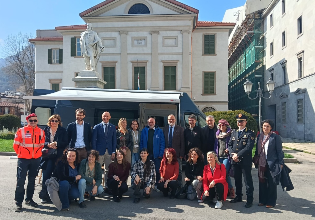 Un ambulatorio mobile per chi vive in strada: l’iniziativa solidale di Lecco