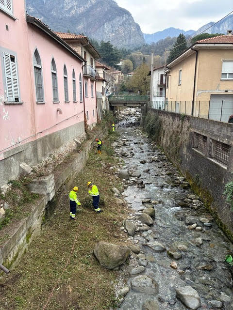 Vercurago: la Protezione Civile al lavoro sul torrente Gallavesa