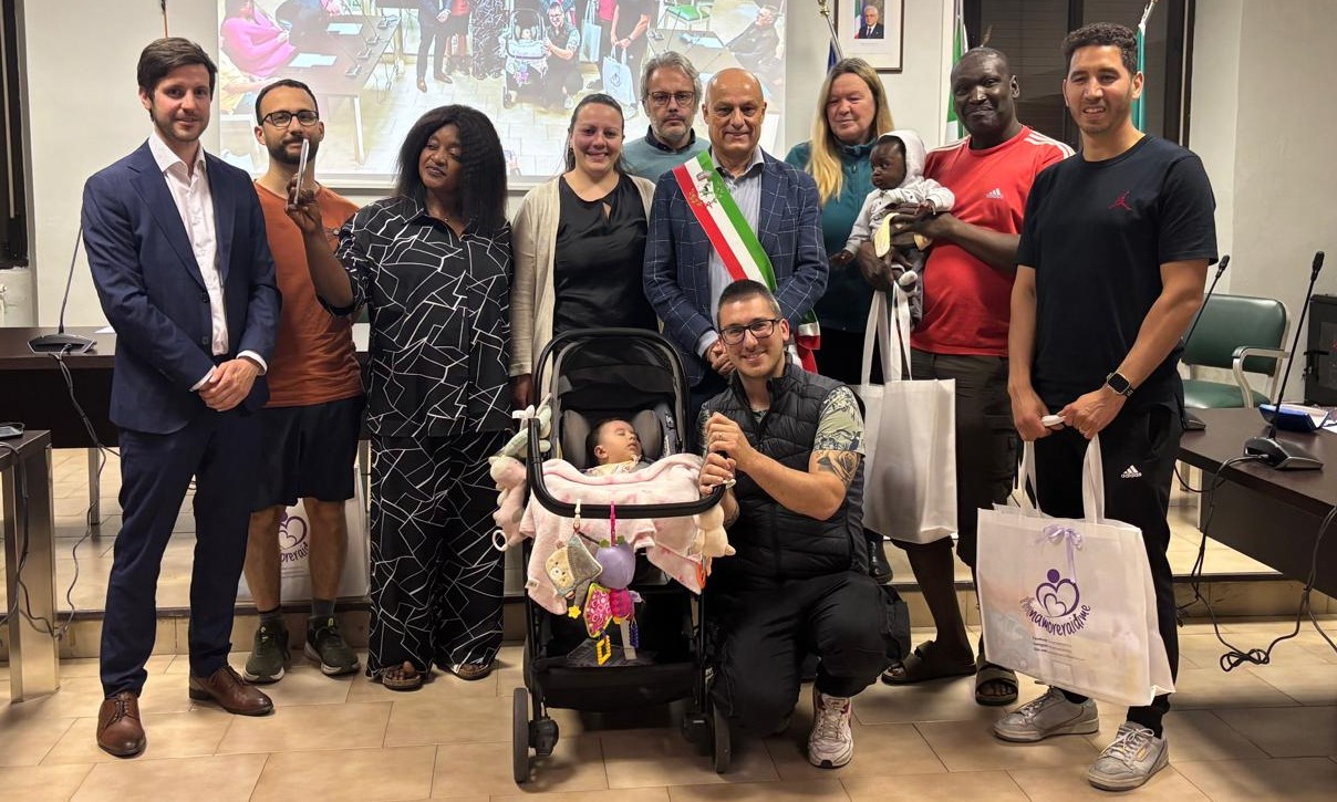 Civate: consegna dei kit “Tinnamoreraidime” a sei neonati