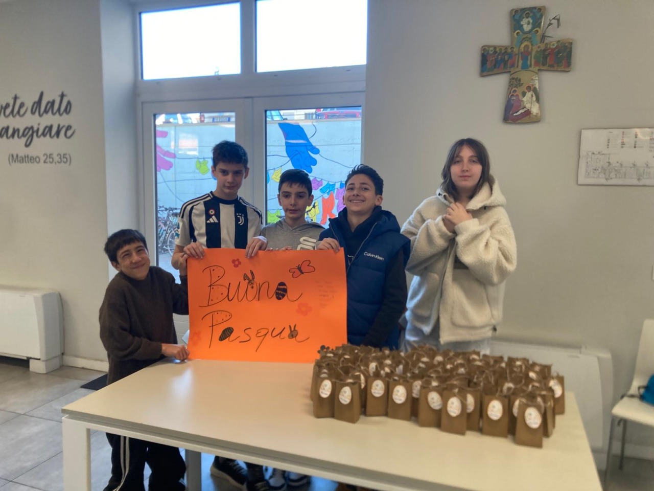 I ragazzi della Kolbe visitano la Casa della Carità di Lecco