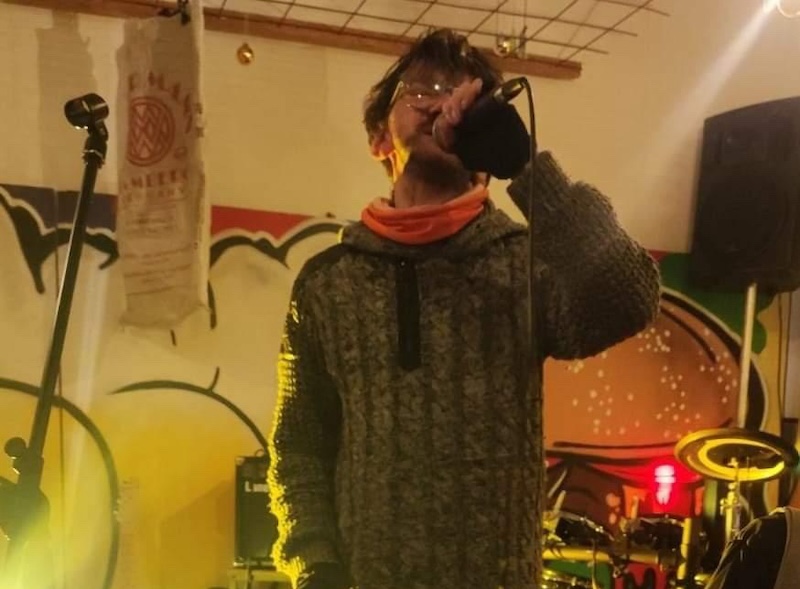 Il brano “Nelle stanze dell’anima”: l’incontro tra intelligenza artificiale e vero dolore