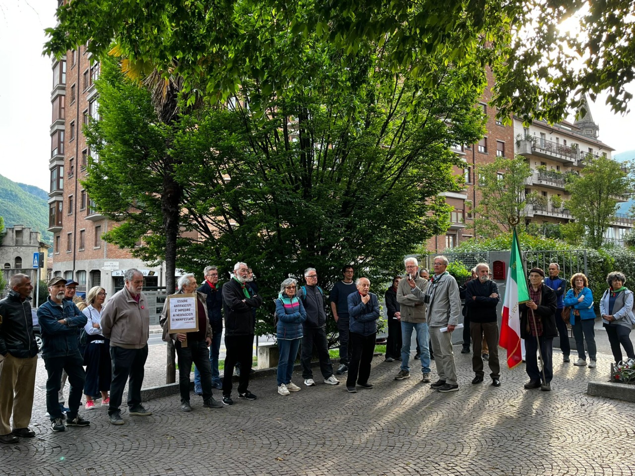 Il corteo dell’Anpi per il 28 aprile: memoria e storia a Lecco