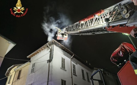 Incendio nel centro di Calolziocorte: paura e disagi per i residenti