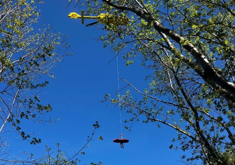 Incidente agricolo a Vendrogno: un 79enne sbalzato dal trattore