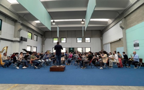 “La via dei laghi”: l’Orchestra dei Fiati della Brianza presenta il brano a Valmadrera