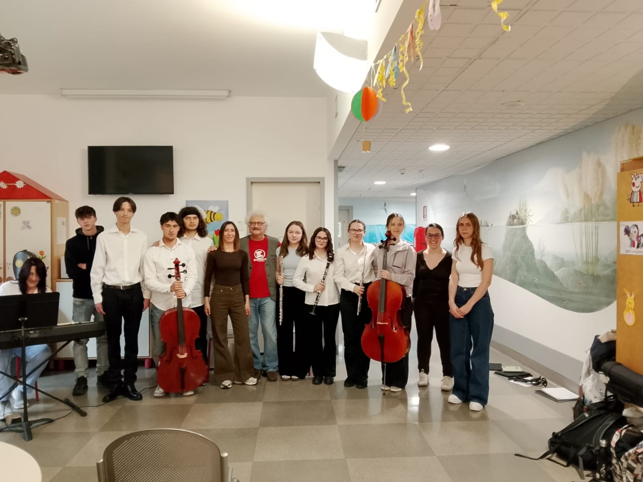 Lecco: studenti del Liceo Grassi in concerto per i piccoli pazienti