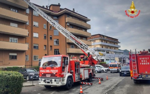 Malgrate: Vigili del Fuoco in azione per soccorrere una persona in via San Leonardo