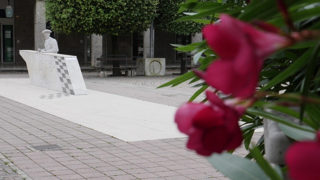 Mandello: avvio del restauro del Monumento a Carlo Guzzi