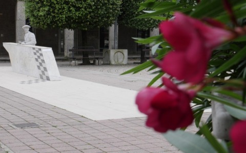 Mandello: avvio del restauro del Monumento a Carlo Guzzi