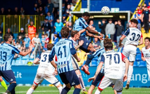 Pareggio 2 a 2 tra Calcio Lecco e Lumezzane, partita a rischio rinvio per la pioggia