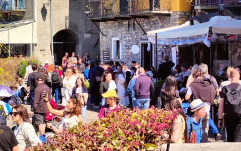 Pasqua al Lago: Varenna affollata da turisti e residenti