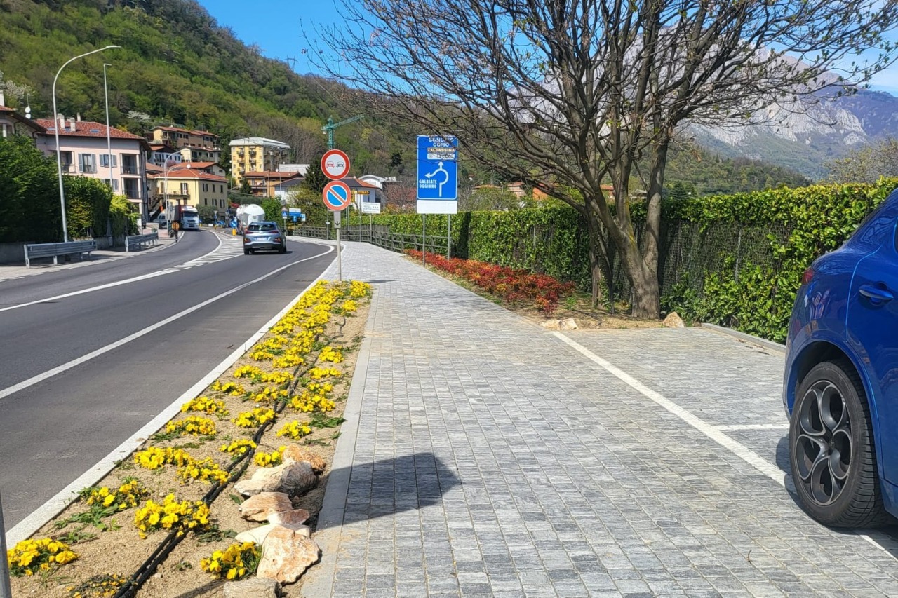 Pescate: completato il nuovo marciapiede per la sicurezza e il decoro urbano