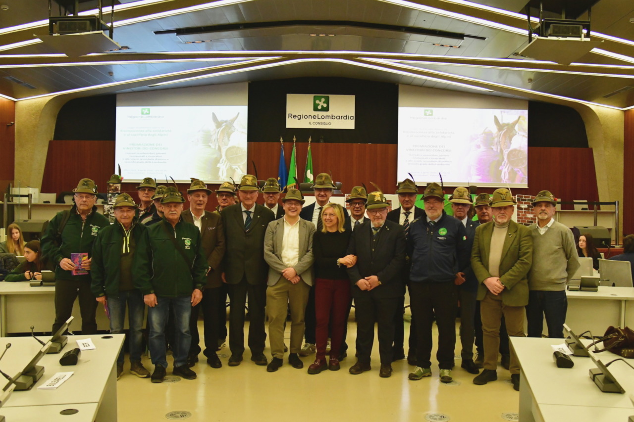 Studenti di Cremeno premiati per il loro omaggio agli Alpini