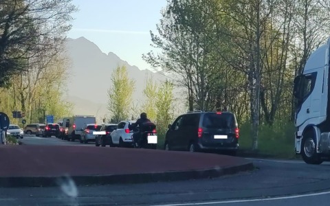 Tamponamento sulla Statale 36: traffico bloccato verso sud