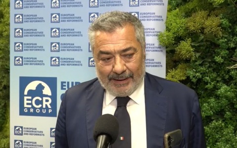 Vinitaly 2026, Fiocchi (FdI): “Tasse sugli alcolici favorirebbero la criminalità”