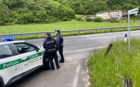 A Ballabio, intensificati i controlli della Polizia Locale contro lo spaccio ai Grassi Lunghi