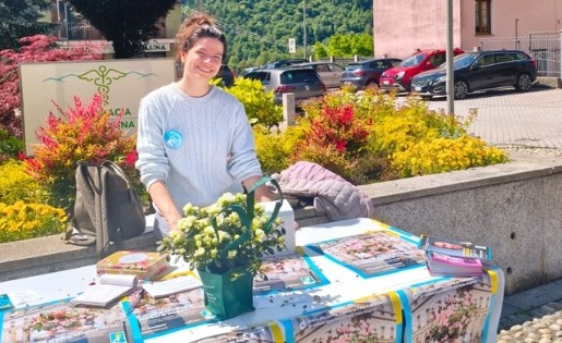 A Primaluna e Introbio raccolti oltre 3000 euro per la ricerca con le azalee AIRC