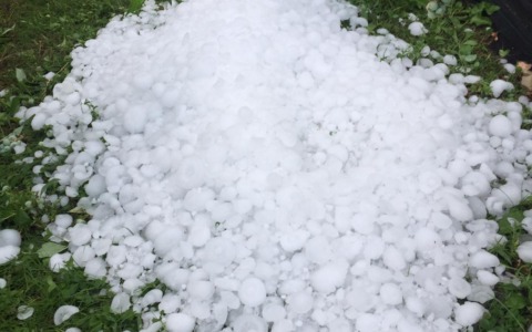 Allerta meteo gialla per temporali e grandinate a Lecco