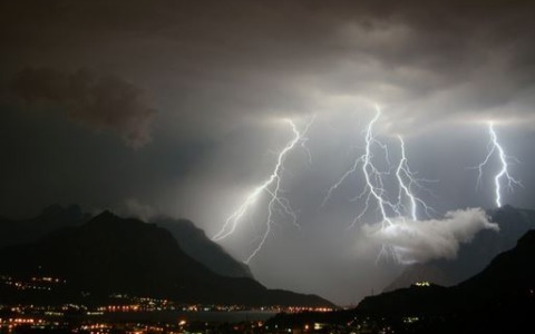 Allerta meteo gialla per temporali in provincia di Lecco