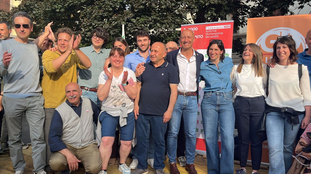 Elly Schlein e Mauro Gattinoni in piazza a Lecco: “Uniti per vincere e cambiare l’Italia”