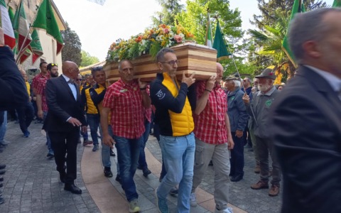 Emozionante addio all’imprenditore Sergio Longoni
