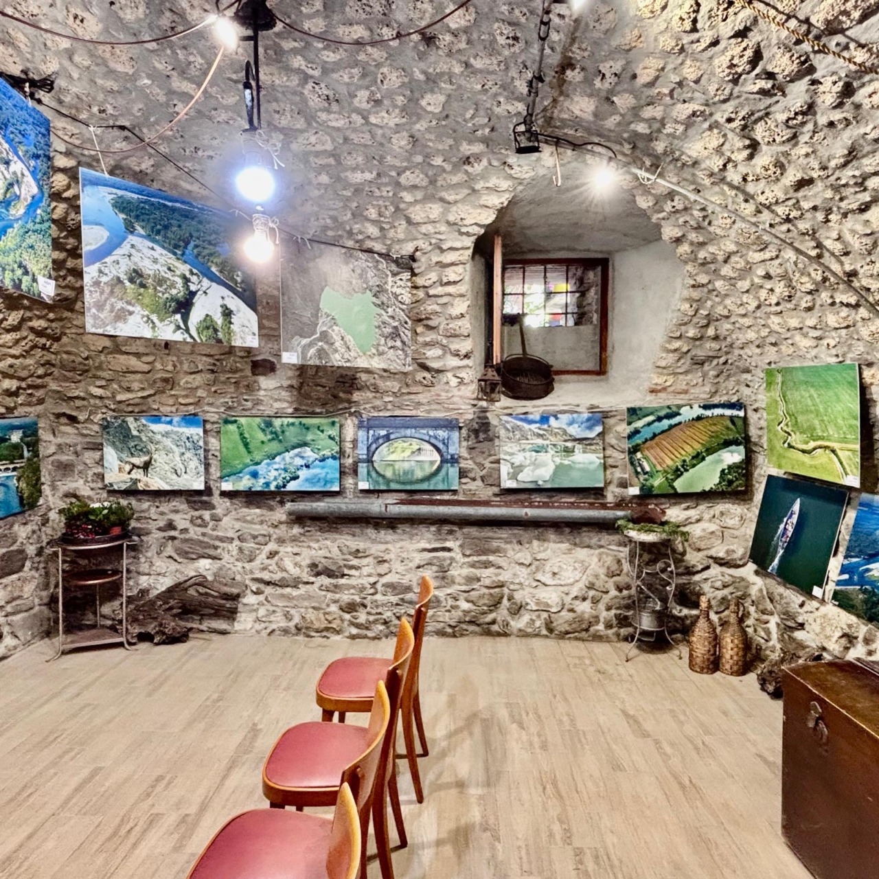 Esposizione fotografica su acqua nella cantina “dell’Attilio” con Alberto Locatelli