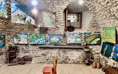 Esposizione fotografica su acqua nella cantina “dell’Attilio” con Alberto Locatelli