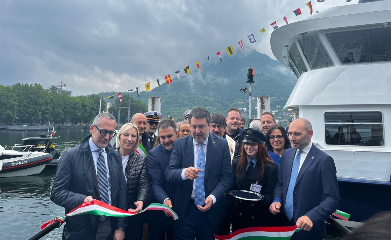 Inaugurata la motonave ibrida “Olimpia” a Lecco: un passo verso il futuro sostenibile del Lago