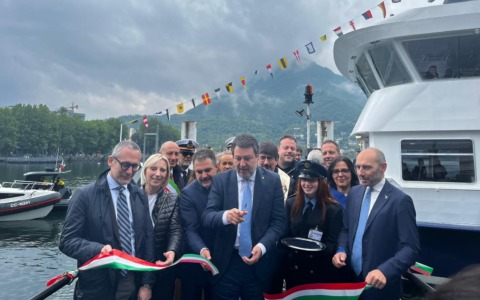 Inaugurata la motonave ibrida “Olimpia” a Lecco: un passo verso il futuro sostenibile del Lago